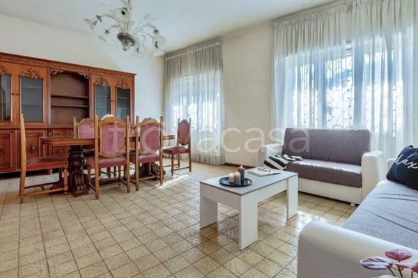 appartamento in vendita a Roma in zona Ostia