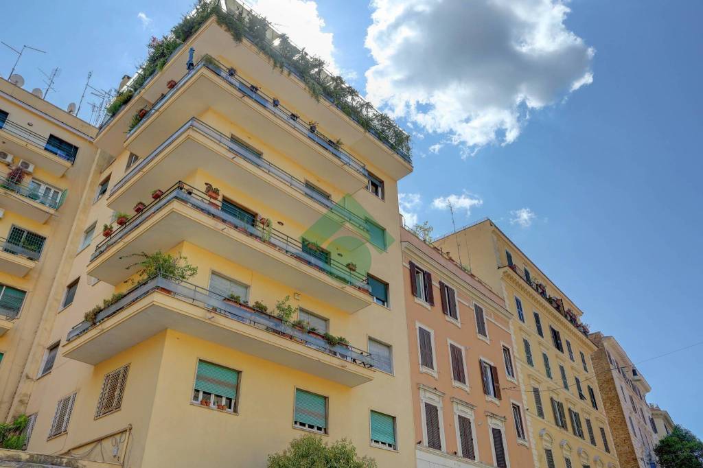 appartamento in vendita a Roma in zona Rione Monti/Campitelli