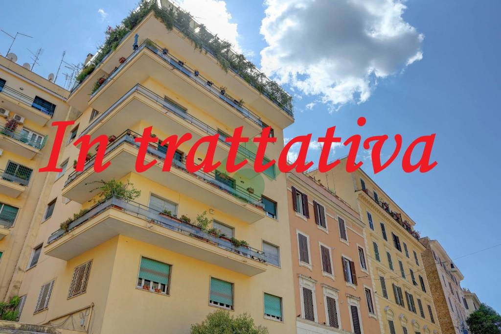 appartamento in vendita a Roma in zona Rione Monti/Campitelli