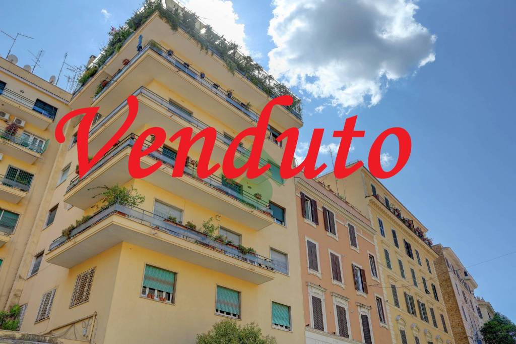 appartamento in vendita a Roma in zona Rione Monti/Campitelli