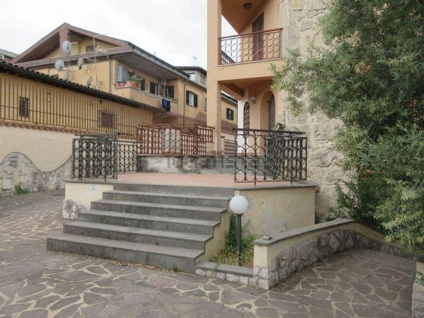 casa indipendente in vendita a Roma