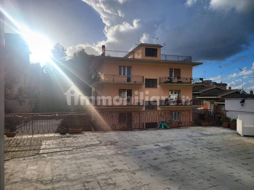 appartamento in vendita a Roma in zona Sette Bagni