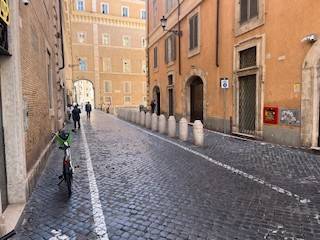 negozio in vendita a Roma in zona Parione/Sant'Eustachio