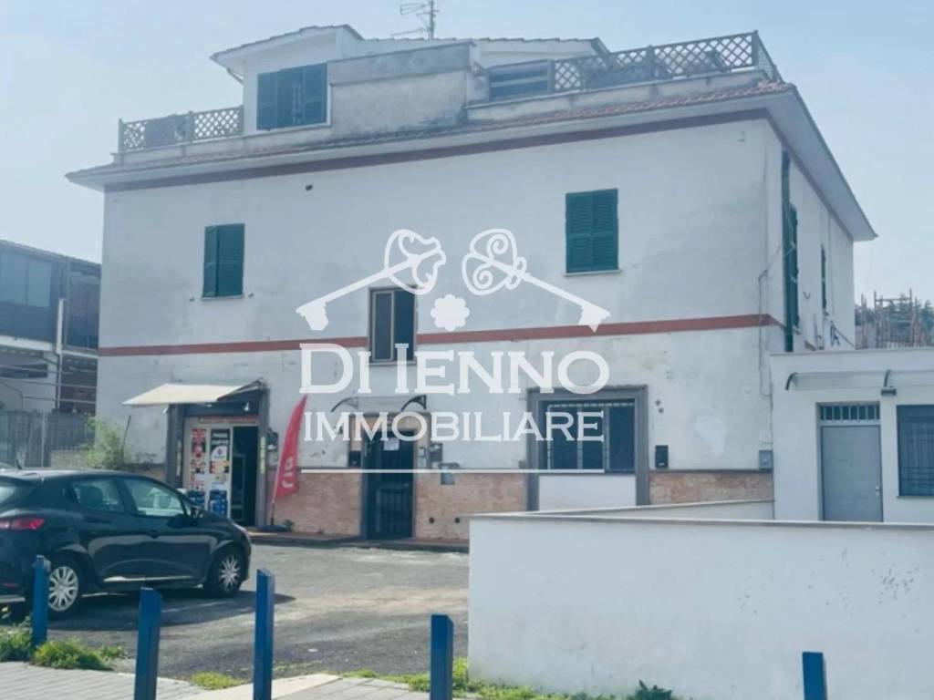 appartamento in vendita a Roma in zona Torre Maura