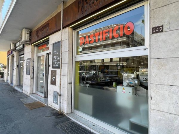 negozio in vendita a Roma in zona Aurelio