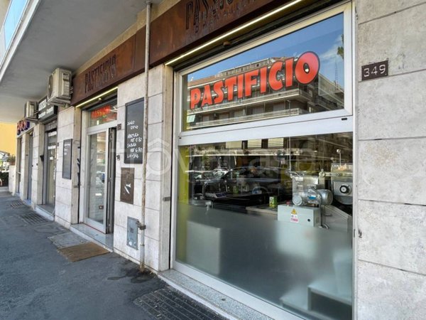negozio in vendita a Roma in zona Aurelio