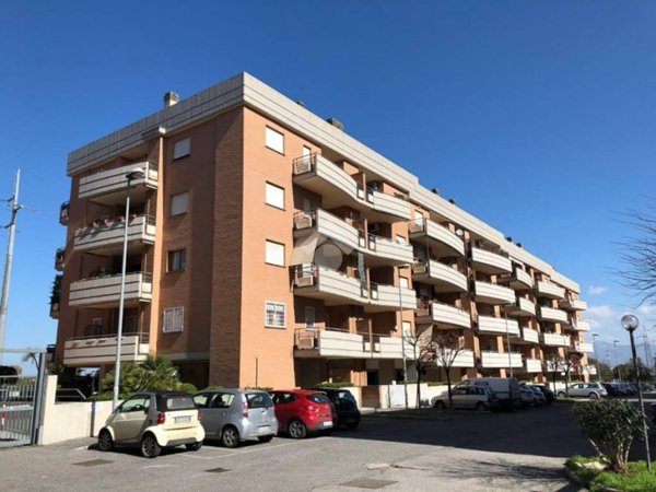 appartamento in vendita a Roma in zona Ponte di Nona