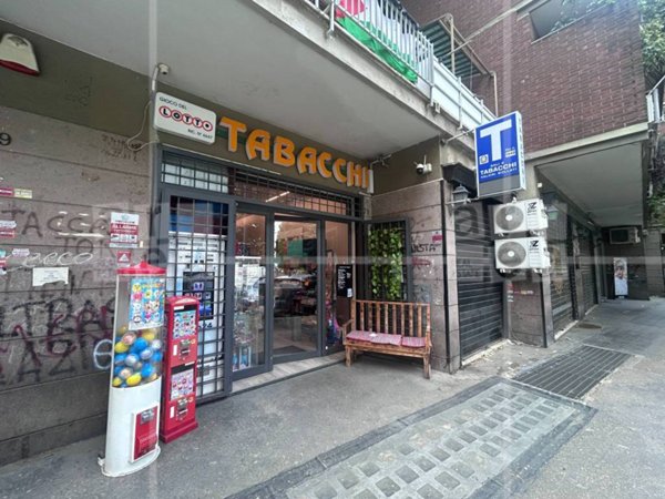 negozio in vendita a Roma in zona Appio Latino