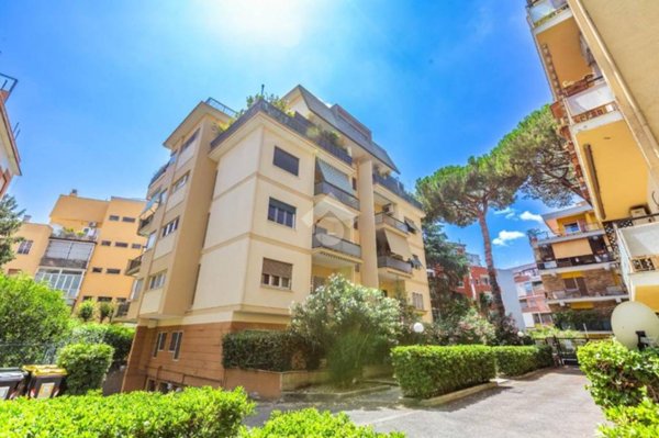 appartamento in vendita a Roma in zona Giuliano Dalmata