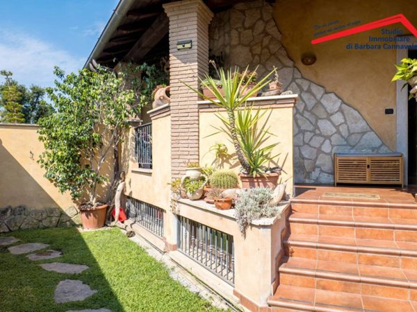 casa indipendente in vendita a Roma in zona Infernetto