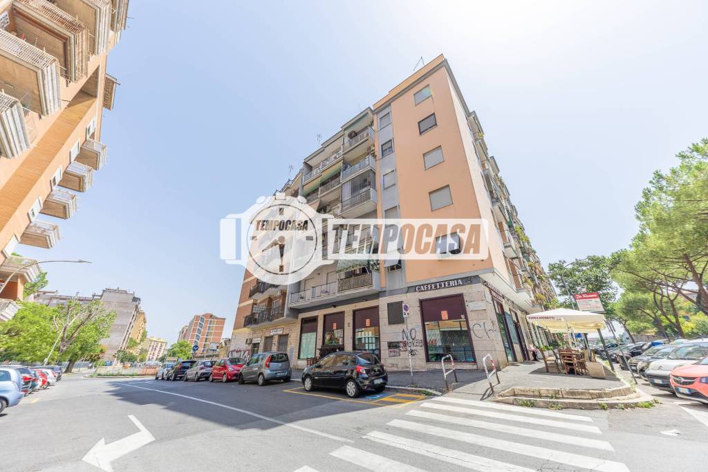 appartamento in vendita a Roma in zona Ostiense
