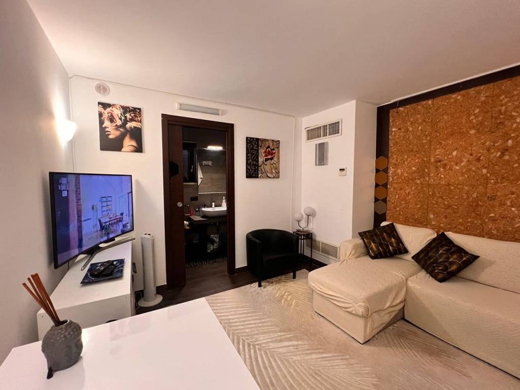 negozio in vendita a Roma in zona Parioli