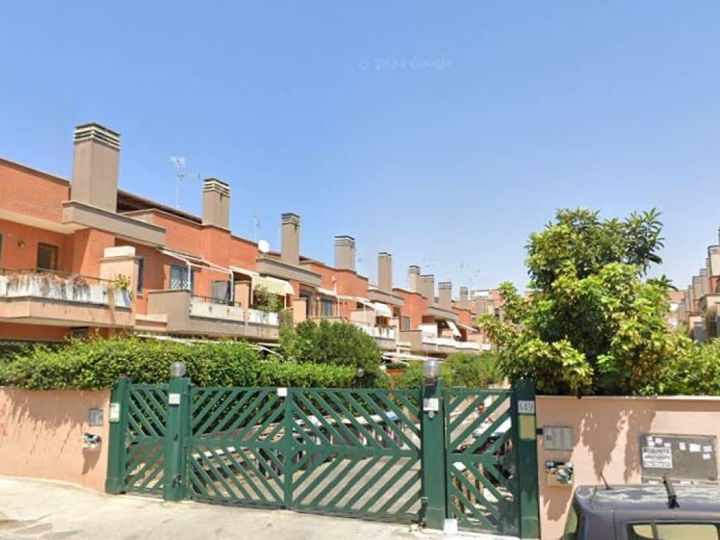 casa indipendente in vendita a Roma in zona Acilia