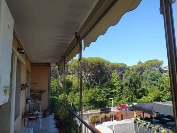 appartamento in vendita a Roma in zona Tomba di Nerone