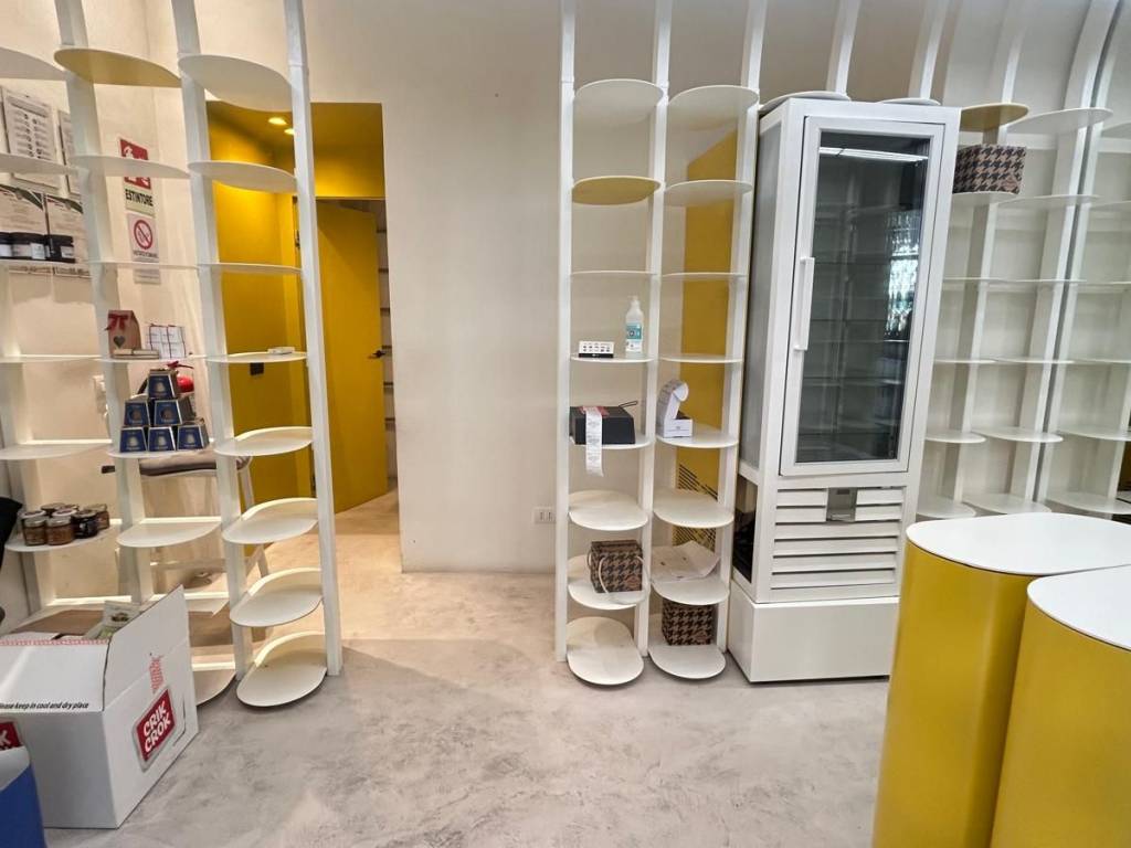 negozio in vendita a Roma in zona Esquilino