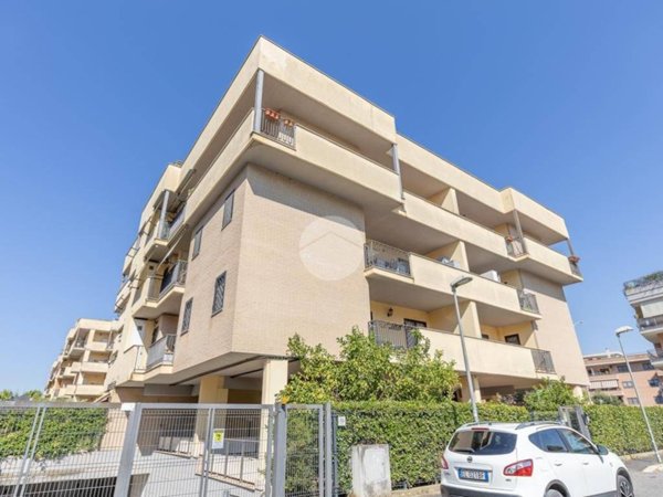 appartamento in vendita a Roma in zona Ponte di Nona