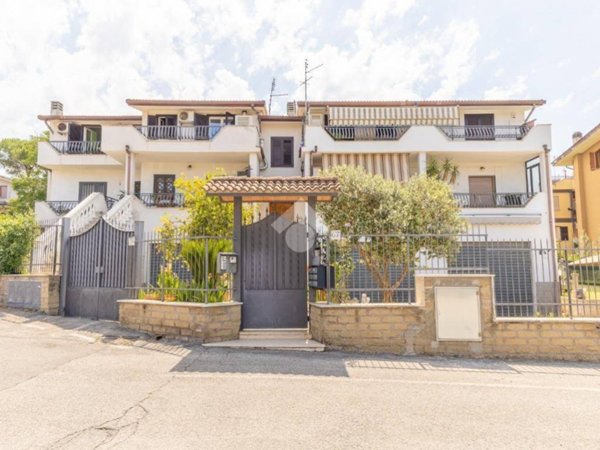 appartamento in vendita a Roma in zona Casal Monastero