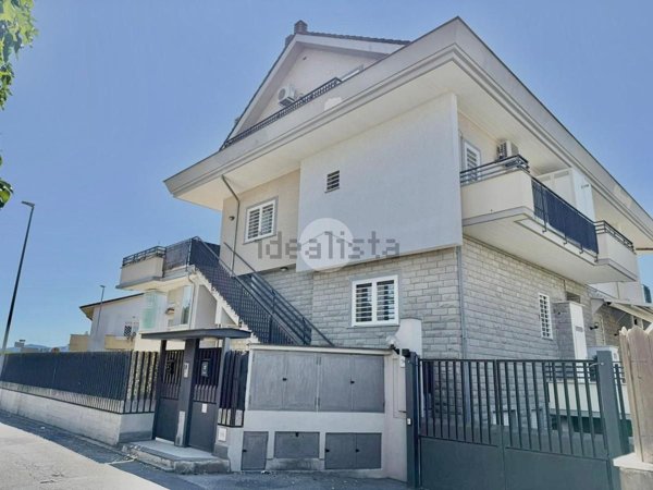 appartamento in vendita a Roma in zona Vitinia