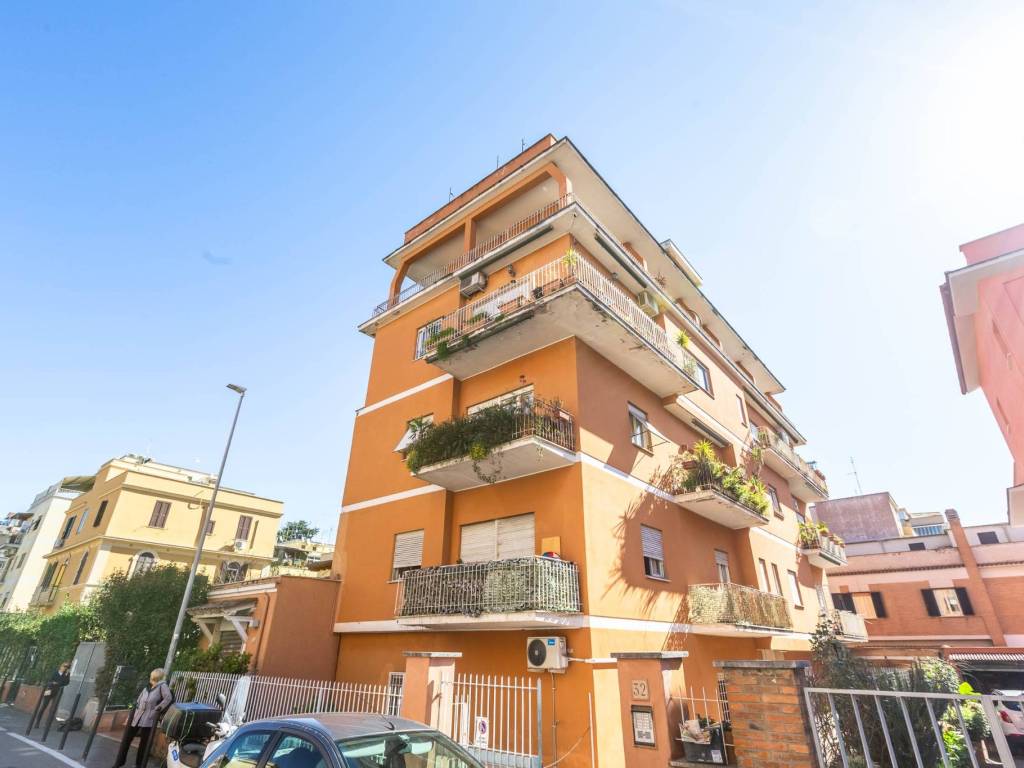 appartamento in vendita a Roma in zona Primavalle