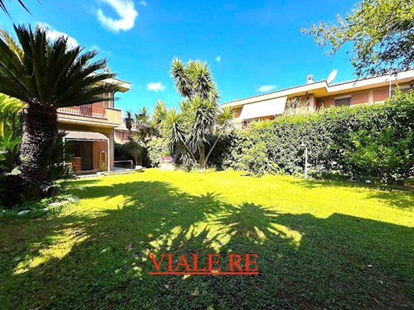 casa indipendente in vendita a Roma in zona Casal Morena