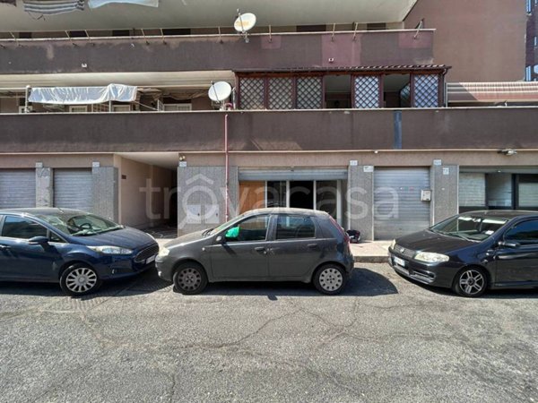 negozio in vendita a Roma in zona Dragona/Bagnoletto