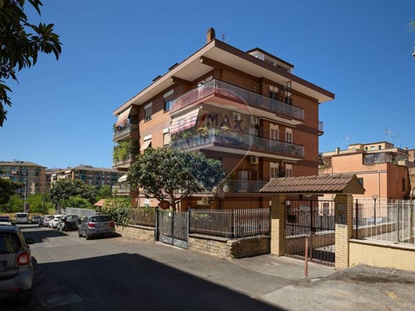 appartamento in vendita a Roma in zona Alessandrino