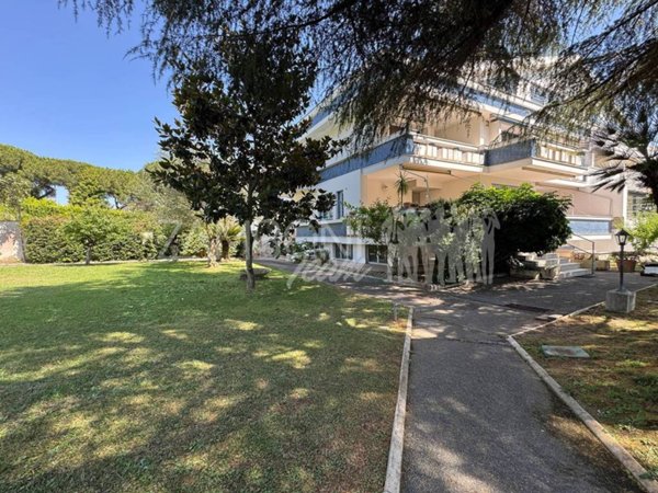 casa indipendente in vendita a Roma in zona Axa