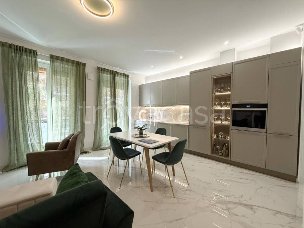 appartamento in vendita a Roma in zona Gianicolense