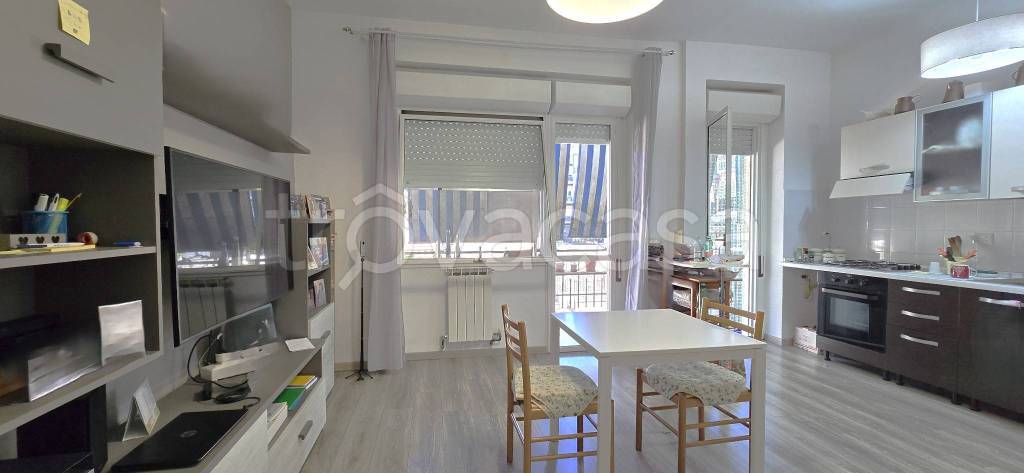 appartamento in vendita a Roma in zona Axa