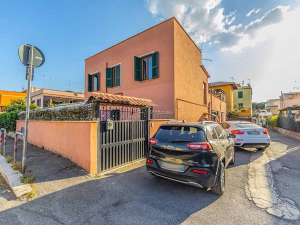 casa indipendente in vendita a Roma in zona Alessandrino