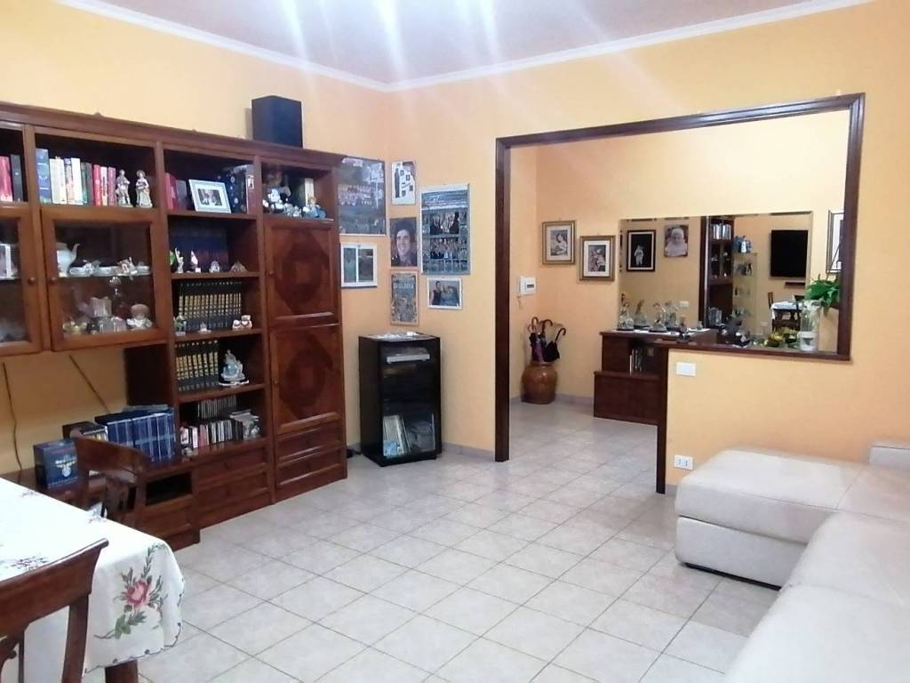 appartamento in vendita a Roma in zona Tor Bella Monaca