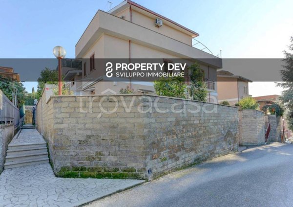 casa indipendente in vendita a Roma in zona Labaro