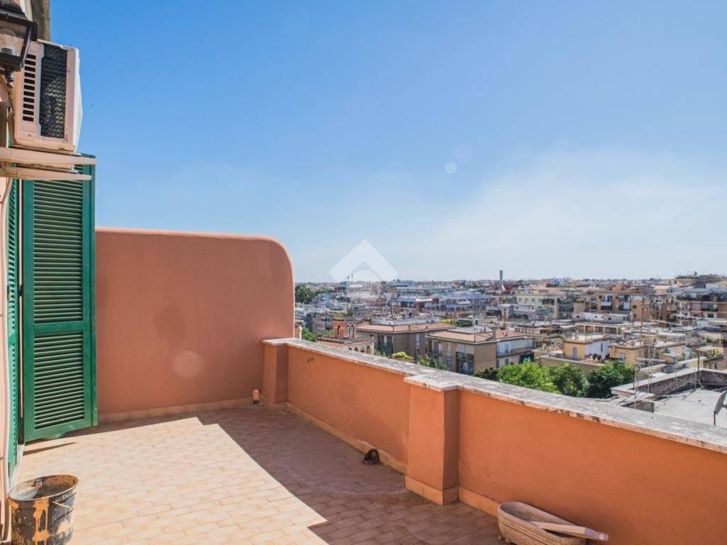 appartamento in vendita a Roma in zona Gianicolense
