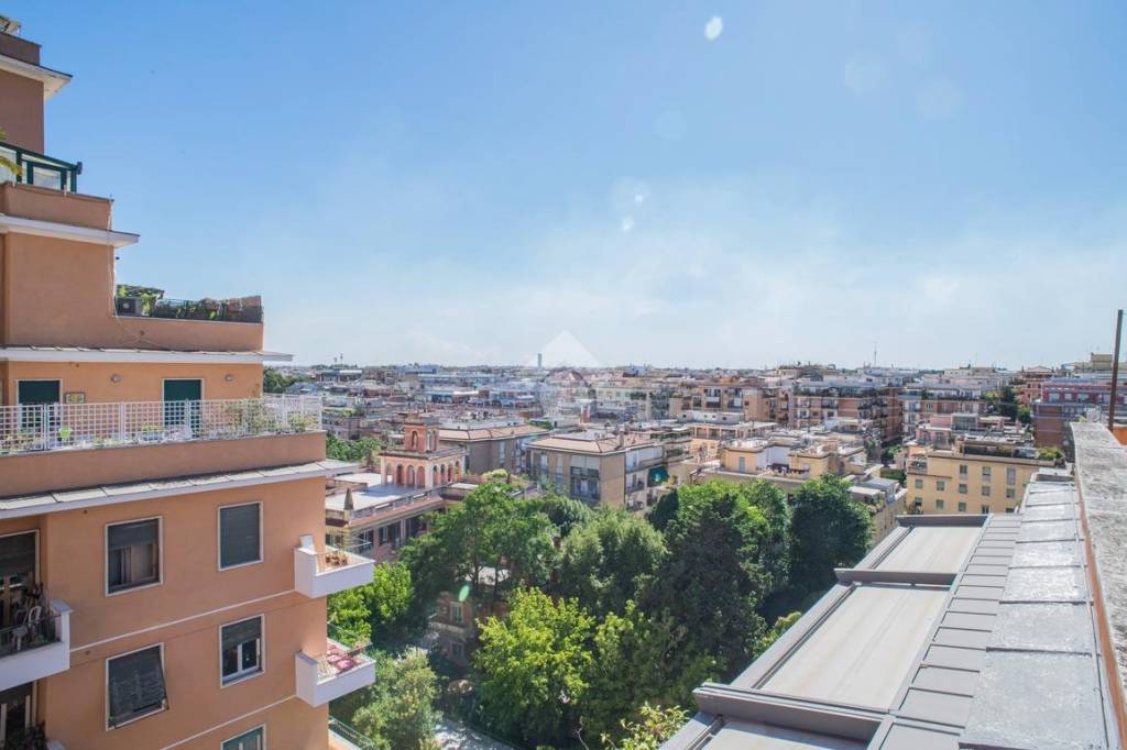 appartamento in vendita a Roma in zona Gianicolense