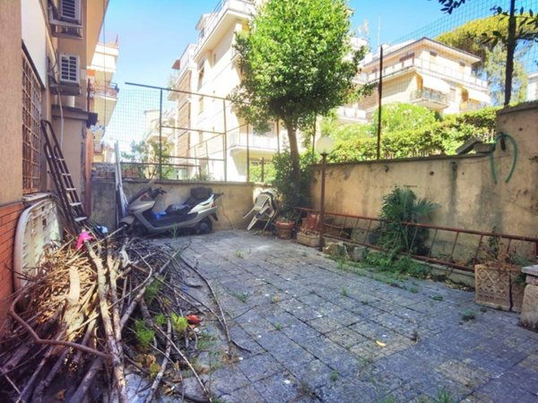appartamento in vendita a Roma in zona Tomba di Nerone