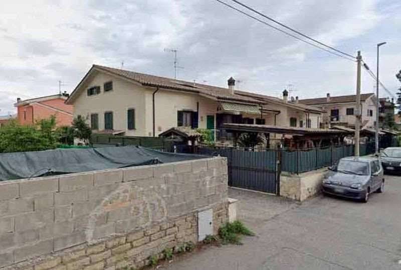 casa indipendente in vendita a Roma in zona Giardini di Corcolle