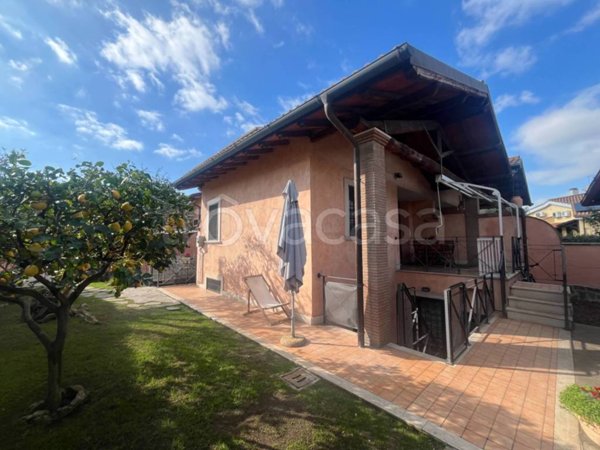casa indipendente in vendita a Roma in zona Infernetto