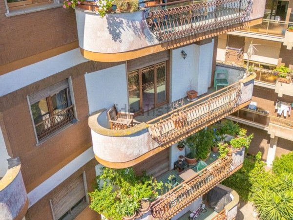 appartamento in vendita a Roma in zona Ostia