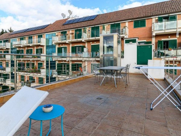 appartamento in vendita a Roma in zona Portuense