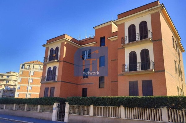 appartamento in vendita a Roma in zona Ostia