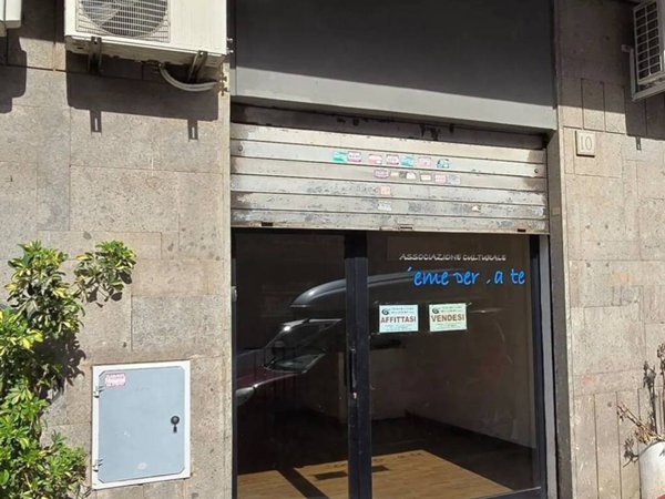 negozio in vendita a Roma in zona Portuense