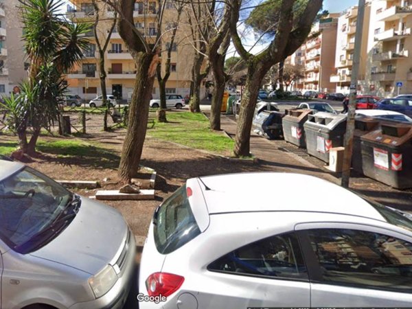 locale commerciale in vendita a Roma in zona Ardeatino