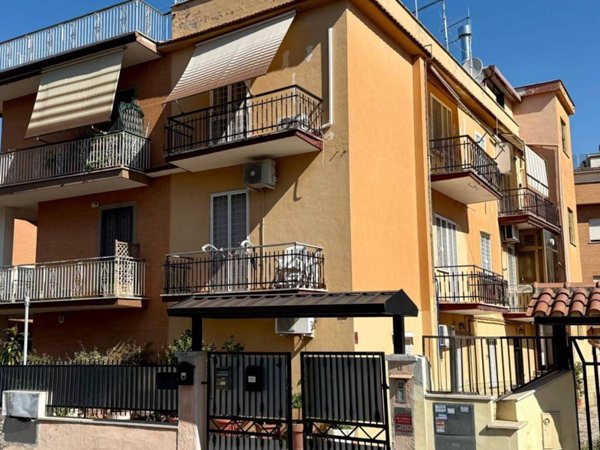 appartamento in vendita a Roma in zona Torre Maura