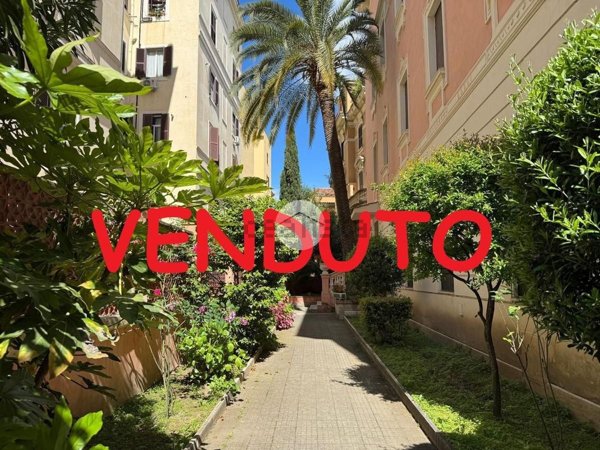 appartamento in vendita a Roma in zona Castro Pretorio