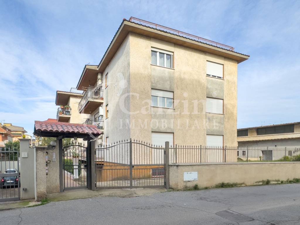 appartamento in vendita a Roma in zona Casal Morena