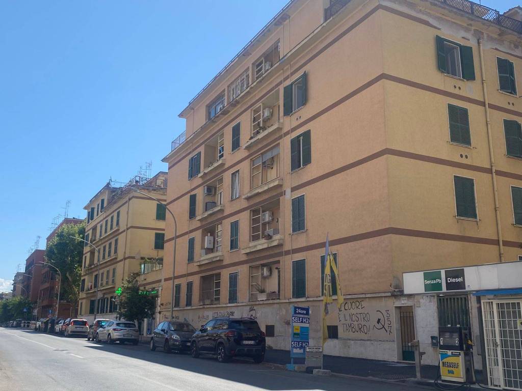 appartamento in vendita a Roma in zona Ostiense