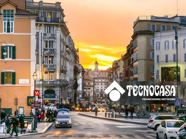 appartamento in vendita a Roma in zona Trevi-Colonna