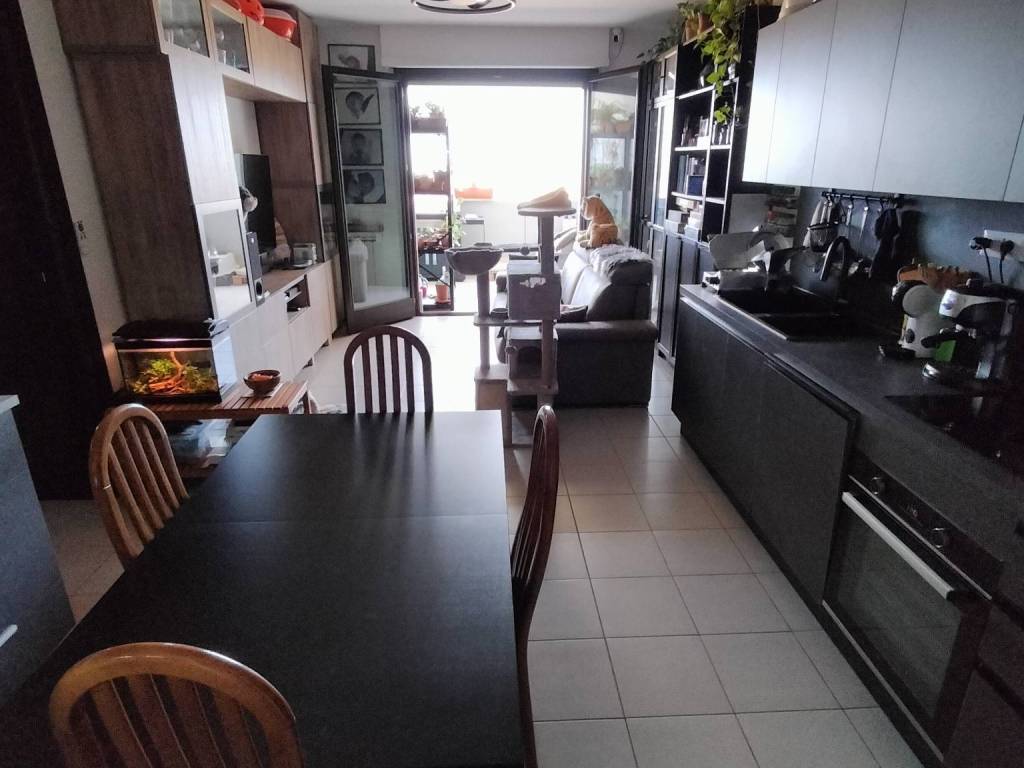 appartamento in vendita a Roma in zona Torre Angela