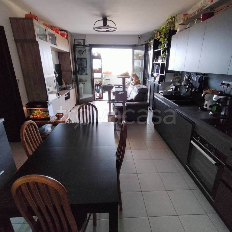 appartamento in vendita a Roma in zona Torre Angela