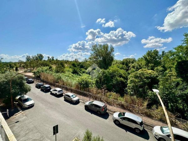 appartamento in vendita a Roma in zona Ardeatino